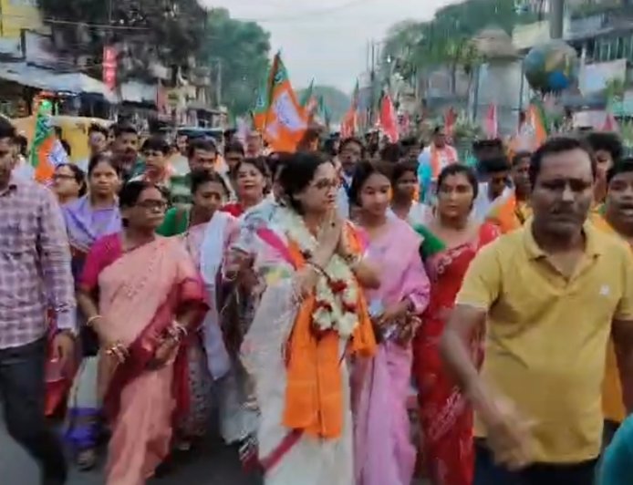 প্রচারের শুরুতেই ক্ষোভের মুখে বাগদার বিজেপি প্রার্থী সোমা ঠাকুর