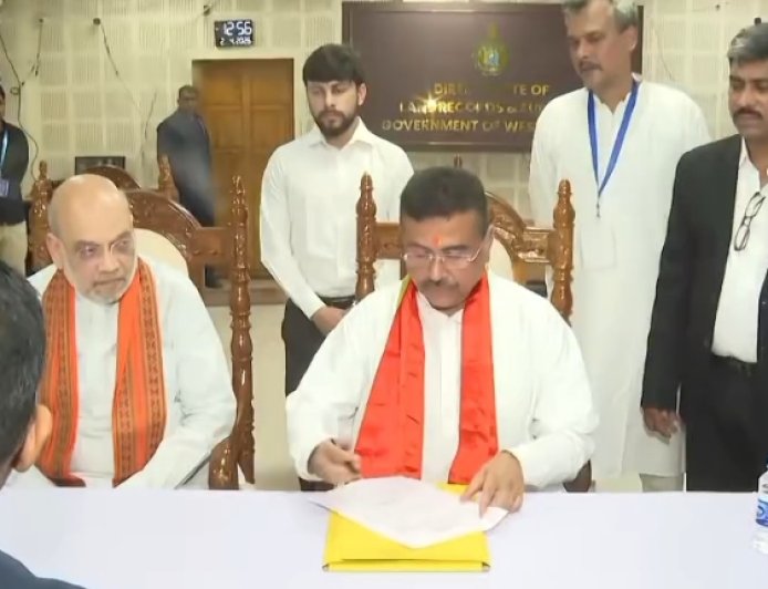 অমিত শাহকে পাশে নিয়ে ভবানীপুরে মনোনয়ন জমা শুভেন্দু অধিকারীর, রোড শোয়ে জমজমাট প্রচার