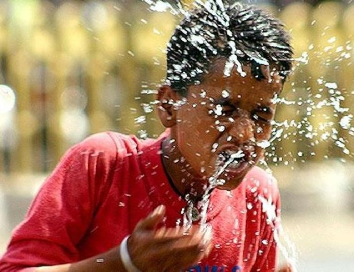 দক্ষিণবঙ্গে আজ গরম ও অস্বস্তিকর আবহাওয়া, কাল থেকে বদলের ইঙ্গিত -বৃহস্পতিবার পর্যন্ত ঝড়-বৃষ্টির পূর্বাভাস