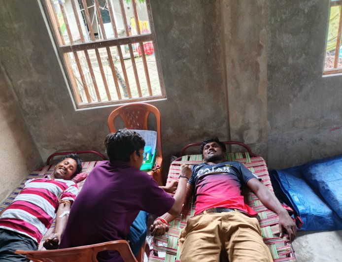 ভক্তির সঙ্গে সমাজসেবা!  ফ্রেজারগঞ্জের অমরাবতীতে চড়ক মেলা উপলক্ষ্যে রক্তদান শিবির