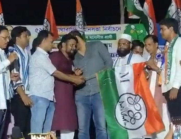 মালদায় কংগ্রেস ও মিমে বড় ভাঙন, তৃণমূলে যোগ একাধিক নেতা-কর্মীর