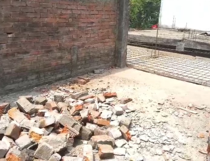 ফরাক্কায় ভয়াবহ বিস্ফোরণ, বোমা মজুতের অভিযোগে চাঞ্চল্য-তদন্তে পুলিশ