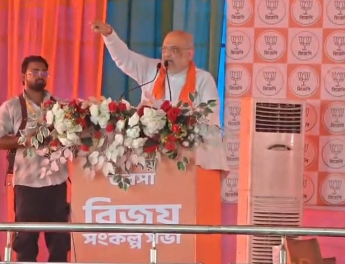 বরাকরে সভা থেকে মমতা  বন্দ্যোপাধ্যায়কে তীব্র আক্রমণ অমিত শাহের