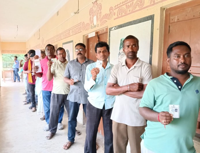 সাগরে 'ভোেট বিপ্লব'! ৯১ শতাংশের নজিরবিহীন ভোটদান; বিক্ষিপ্ত অশান্তি ও ইভিএম বিভ্রাট কাটিয়ে জয়ের পথে ভোটাররাই