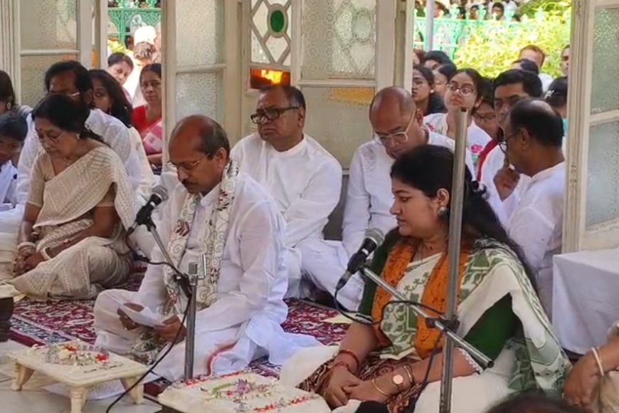 পয়লা বৈশাখে শান্তিনিকেতনে বর্ষবরণ, উপাসনা গৃহে রবীন্দ্রসংগীতে মুগ্ধ দর্শনার্থীরা