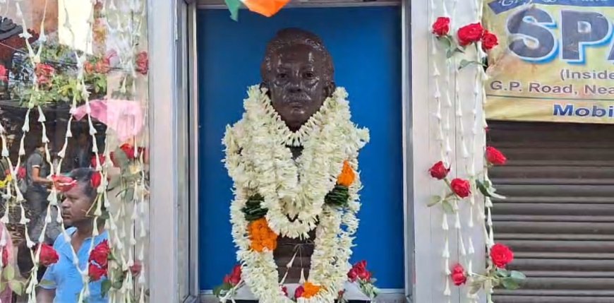 বিকাশ বসুর মৃত্যুদিনে আবেগঘন শ্রদ্ধাঞ্জলি, কান্নায় ভেঙে পড়লেন বিধায়ক মঞ্জু বসু