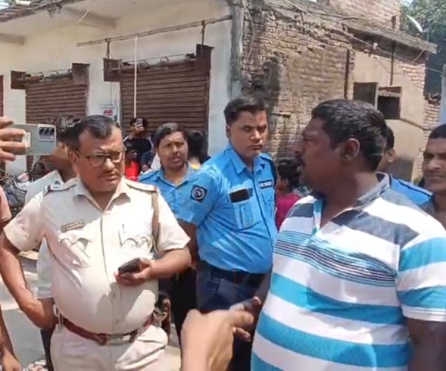 SIR তালিকায় নাম বাতিল, টায়ার জ্বালিয়ে পথ অবরোধ মানিকচকে