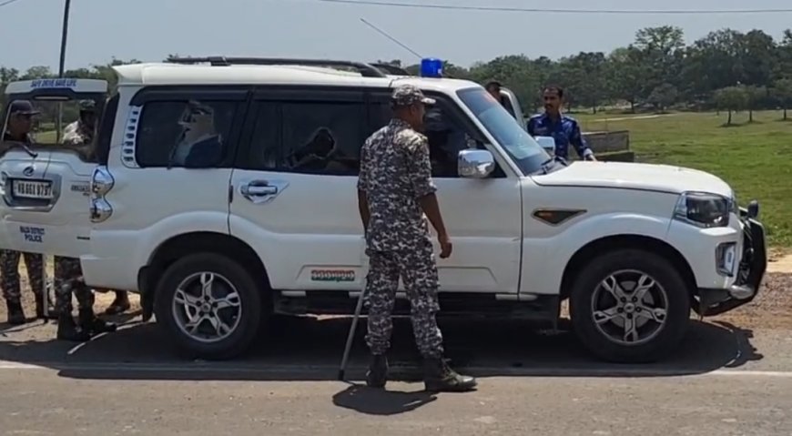 ইংরেজবাজারে উত্তেজনা, পথ অবরোধ ঘিরে পুলিশের গাড়ি ভাঙচুর, চালক আক্রান্ত