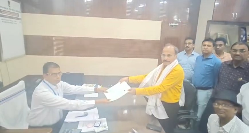 বহরমপুরে মনোনয়ন জমা অধীর চৌধুরীর, কর্মী-সমর্থকদের নিয়ে প্রচারে জোর