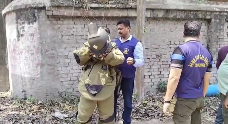 হালিশহরে পরিত্যক্ত এলাকা থেকে উদ্ধার বোমা, তদন্তে নেমেছে পুলিশ