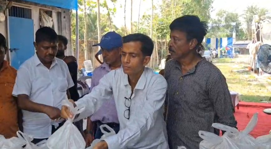 বারুইপুর উত্তরভাগে নীলকণ্ঠ পূজা উপলক্ষে মহাপ্রসাদ, ভক্তদের ঢল