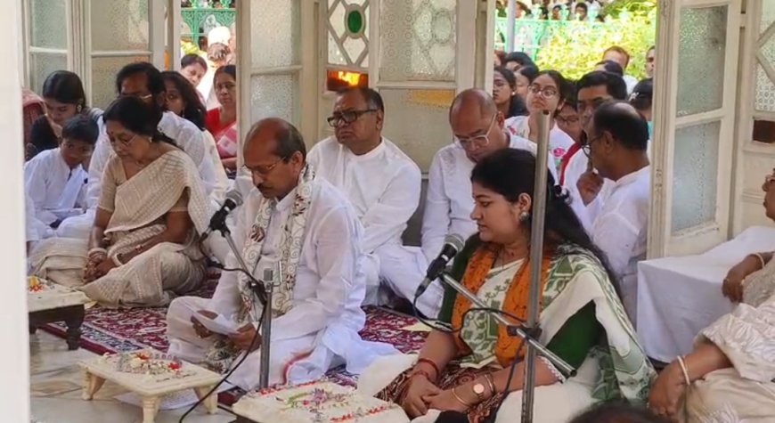 পয়লা বৈশাখে শান্তিনিকেতনে বর্ষবরণ, উপাসনা গৃহে রবীন্দ্রসংগীতে মুগ্ধ দর্শনার্থীরা