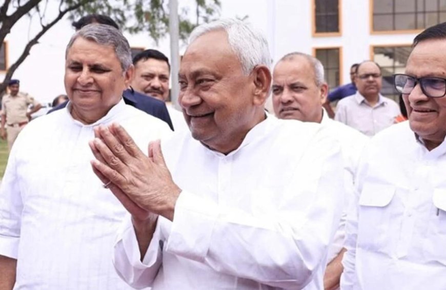 বিহারের মুখ্যমন্ত্রী পদে ইস্তফা নীতীশের