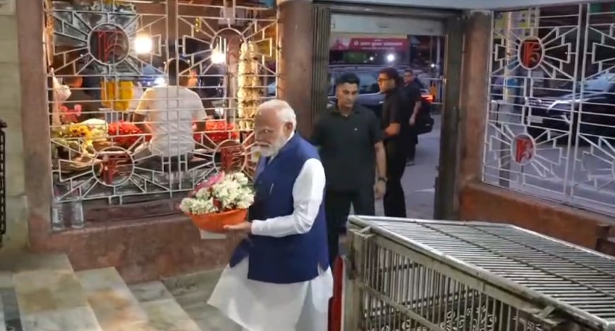 ঠনঠনিয়া কালীবাড়িতে পূজো দিলেন নরেন্দ্র মোদী, নির্বাচনী প্রচারে ধর্মীয় আবহ