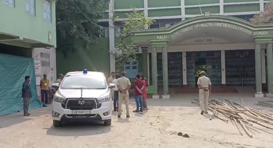 স্ট্রংরুম পরিদর্শনে জেলাশাসক, নিরাপত্তা নিয়ে মতভেদ বিজেপি-তৃণমূলের