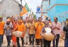 বিজেপির অভিনব বিজয় মিছিল, খোল-করতালের তালে মাতলেন কর্মীরা, বিতরণ করা হলো ঝাল-মুড়ি