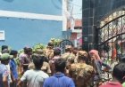বেতন বৃদ্ধি ও চাকরি স্থায়ীকরণের দাবিতে পৌরসভায় তালা, বিক্ষোভে সামিল প্রায় ৯০ সাফাই কর্মী