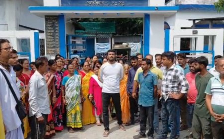 কোচবিহারে আবাস যোজনার টাকা নিয়ে 'কাটমানি' অভিযোগে বিক্ষোভ, অঞ্চল অফিস ঘেরাও