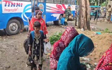 শ্বরূপনগরের হাকিমপুর সীমান্তে ফের বাংলাদেশিদের ভিড়, বৃষ্টিতে অস্থায়ী আশ্রয়ের ব্যবস্থা