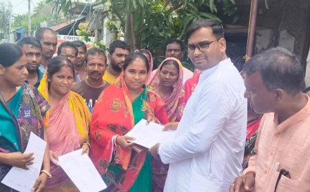 লক্ষক্ষ্মার ভাণ্ডারের বদলে এবার 'অন্নপূর্ণা যোজনা'! সাগরে মহিলাদের হাতে ৩ হাজার টাকার ফর্ম তুলে দিলেন বিধায়ক সুমন্ত মণ্ডল ও বিডিও*