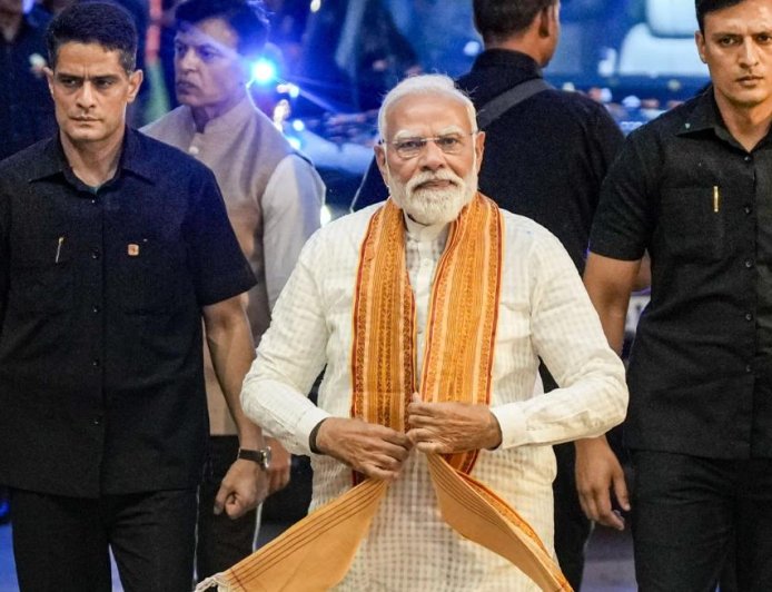 ‘হিংসার সংস্কৃতি ছাড়ুন’, বিজেপি কর্মীদের উৎসর্গ করে বার্তা মোদির