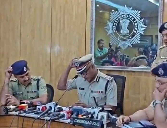 কলকাতায় শান্তিপূর্ণ ভোট, কড়া নজরদারিতে পুলিশ-জানালেন অজয় নন্দা
