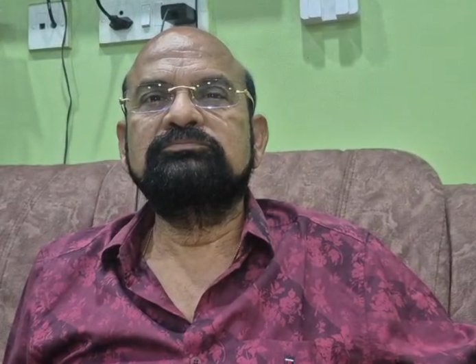 শুভেন্দু অধিকারীকে শুভেচ্ছা জানালেন তৃণমূল নেতা কৃষ্ণেন্দু নারায়ণ চৌধুরী
