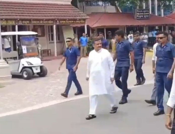 বেলুড় মঠে মুখ্যমন্ত্রী শুভেন্দু অধিকারী, রাজ্যের মঙ্গল কামনায় প্রার্থনা করে প্রশাসনিক বৈঠকে যোগ
