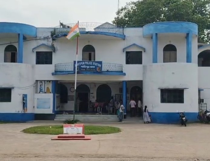 ভোেট পরবর্তী হিংসার অভিযোগে উত্তাল শান্তিপুর, বিজেপি সমর্থক পরিবারে হামলার অভিযোগ তৃণমূলের বিরুদ্ধে