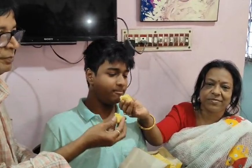 মাধ্যমিকে রাজ্যে দ্বিতীয় বীরভূমের প্রিয়তোষ মুখোপাধ্যায়, প্রাপ্ত নম্বর ৬৯৬