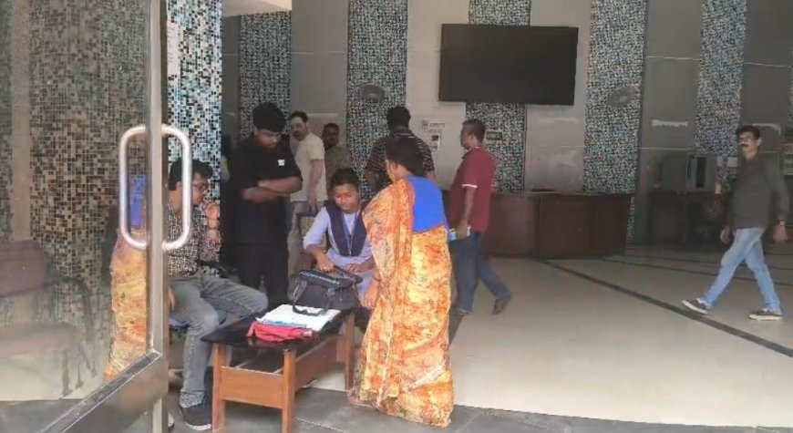 স্বাস্থ্য ভবনে কড়া নিরাপত্তা, ব্যাগ-ফাইল  তল্লাশি শুরু