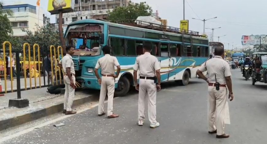 মালদায় নিয়ন্ত্রণ হারিয়ে ডিভাইডারে বাসের ধাক্কা, গুরুতর জখম ৩