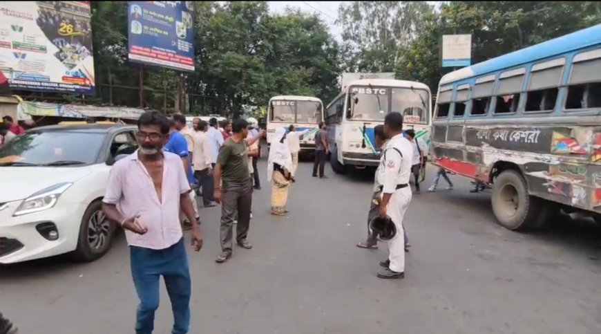 দুর্গাপুরে বাস থেকে তোলা আদায়কে কেন্দ্র করে উত্তেজনা, আটক ২