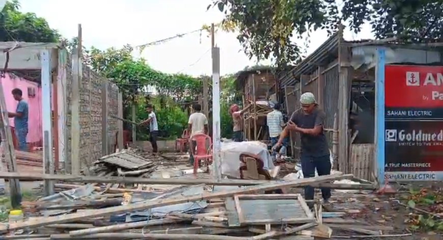 নিউ কোচবিহার স্টেশন সংলগ্ন এলাকায় অবৈধ নির্মাণে বুলডোজার, দখলমুক্ত করতে তৎপর রেল দপ্তর
