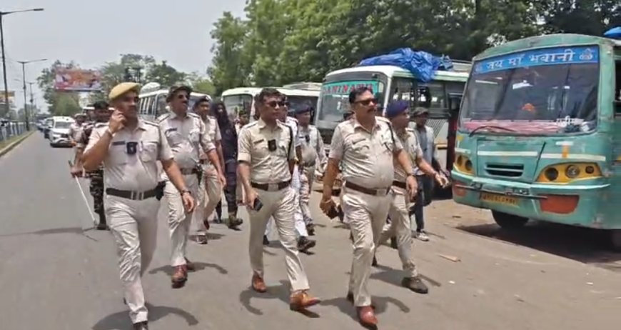 আসানসোলে অবৈধ পার্কিংয়ের বিরুদ্ধে পুলিশের কড়া অভিযান, আটক ৫