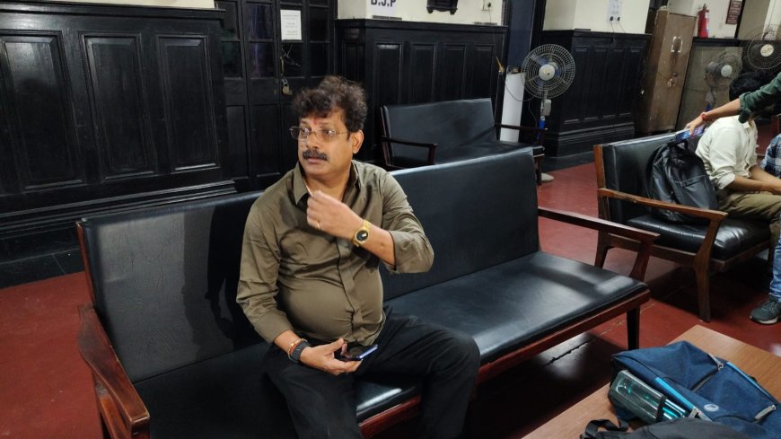 কলকাতা পুরসভায় ফের ভাঙনের ইঙ্গিত, পদ ছাড়ছেন দুই তৃণমূল নেতা