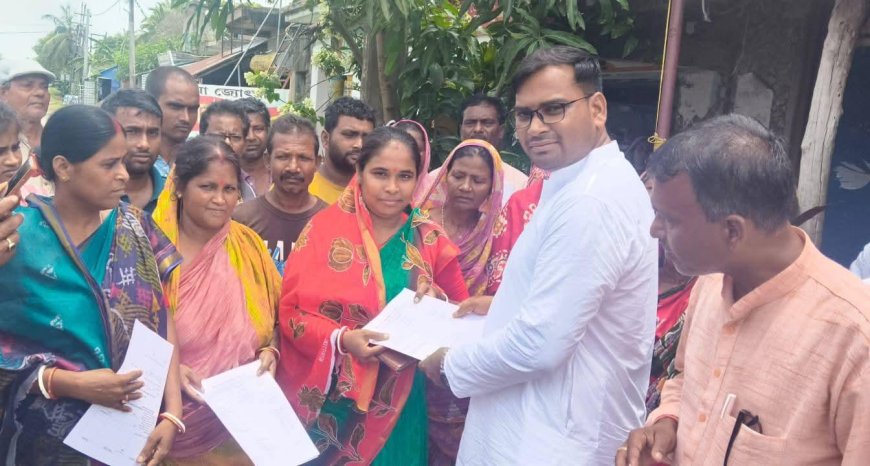 লক্ষক্ষ্মার ভাণ্ডারের বদলে এবার 'অন্নপূর্ণা যোজনা'! সাগরে মহিলাদের হাতে ৩ হাজার টাকার ফর্ম তুলে দিলেন বিধায়ক সুমন্ত মণ্ডল ও বিডিও*
