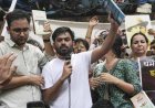 'আরশোলারা ভয় পায় না, লড়াই চলবেই’, বার্তা ‘ককরোচ’ দলের প্রতিষ্ঠাতা দীপকে