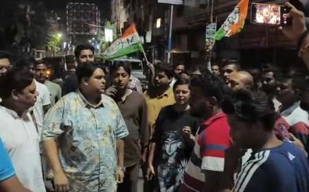 সোনারপুরে অভিষেক বন্দ্যোপাধ্যায়ের উপর হামলার প্রতিবাদে শ্রীরামপুর বটতলা চৌমাথায় তৃণমূলের পথ অবরোধ