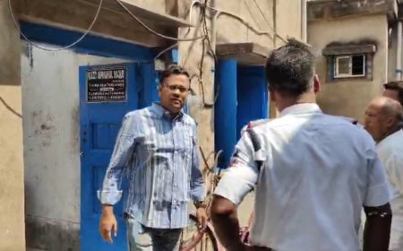 চুঁচুড়ার প্রাক্তন বিধায়ক  অসিত মজুমদার ও পুরসভার  ভাইস-চেয়ারম্যান পার্থ সাহাকে আটক  করল পুলিশ