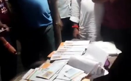 নামখানায় চায়ের দোকান থেকে আধার-ভোটার ও এটিএম কার্ড উদ্ধার! তদন্তে পুলিশ