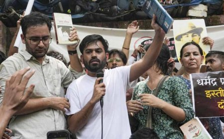 'আরশোলারা ভয় পায় না, লড়াই চলবেই’, বার্তা ‘ককরোচ’ দলের প্রতিষ্ঠাতা দীপকে