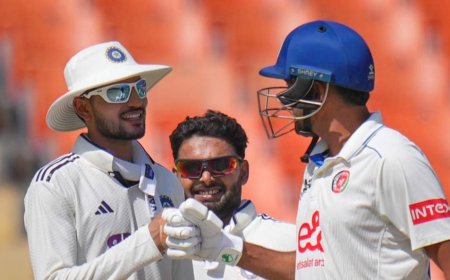 আফগানিস্তানকে ইনিংস এবং ৩০০ রানে হারিয়ে টেস্টে নজির শুভমনদের