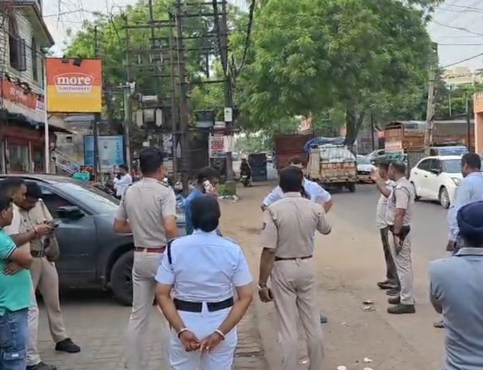 রানীগঞ্জে দুঃসাহসিক ছিনতাই, ব্যাংক আধিকারিকের গলা থেকে প্রায় ৮ লক্ষ টাকার সোনার হার উধাও