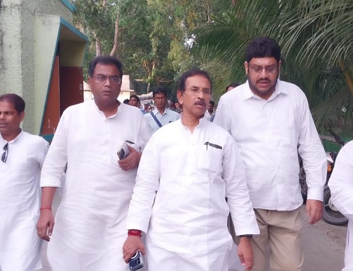 গণপিটুনিতে মৃত্যু, ঘটনাস্থলে কংগ্রেস নেতৃত্ব।