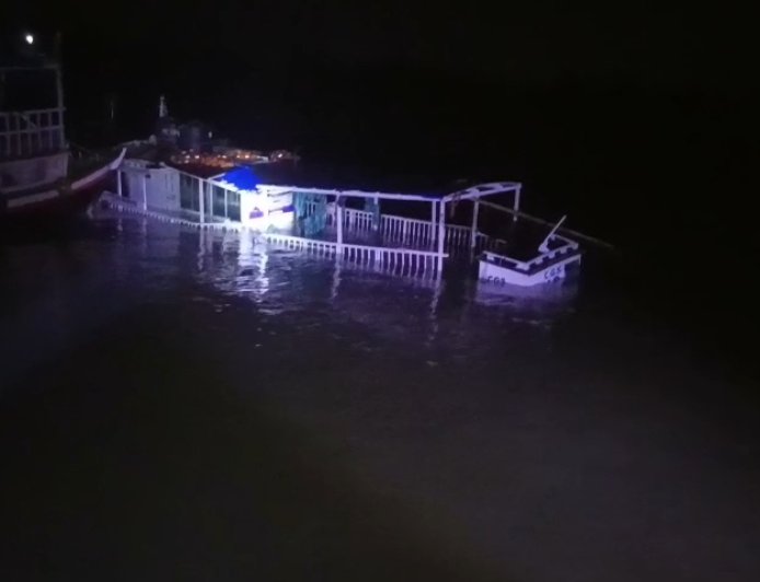 নামখানার হাতানিয়া-দোয়ানিয়া নদীতে দুর্ঘটনা! নৌকার ধাক্কায় ডুব গেল সুন্দরবনের বোট