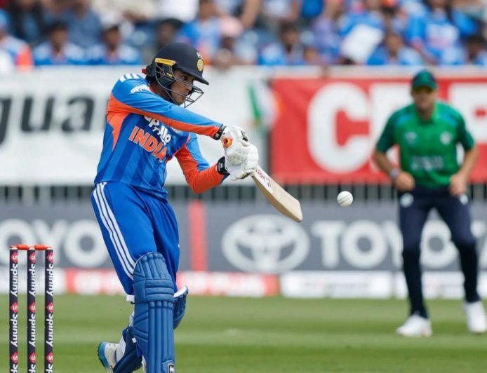 আয়ারল্যান্ডের বিরুদ্ধে লজ্জার হার শ্রেয়সদের