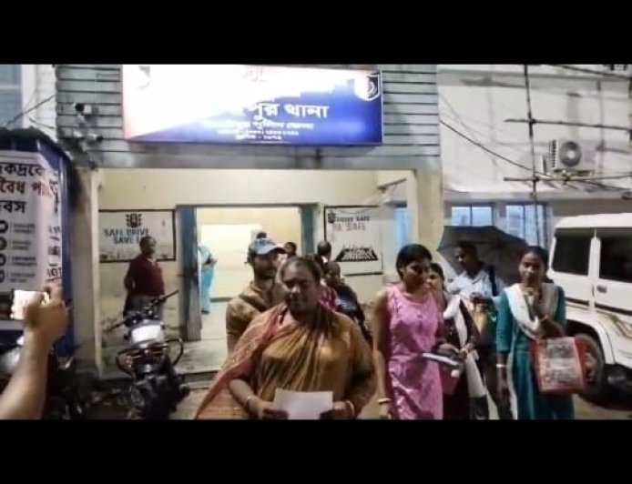 বারুইপুর কীর্তনখোলা পৌর হোমলেস বৃদ্ধাশ্রমে রান্নিকে মারধরের অভিযোগ, থানায় লিখিত অভিযোগ দায়ের*