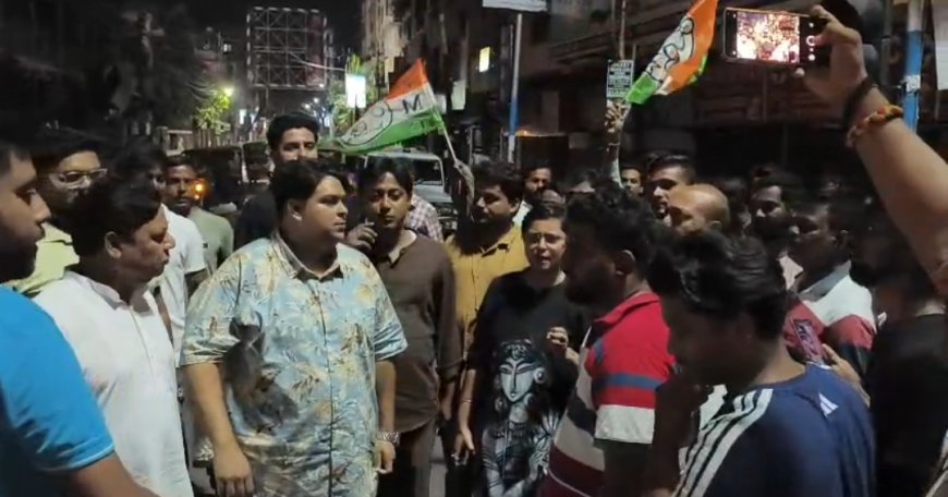 সোনারপুরে অভিষেক বন্দ্যোপাধ্যায়ের উপর হামলার প্রতিবাদে শ্রীরামপুর বটতলা চৌমাথায় তৃণমূলের পথ অবরোধ