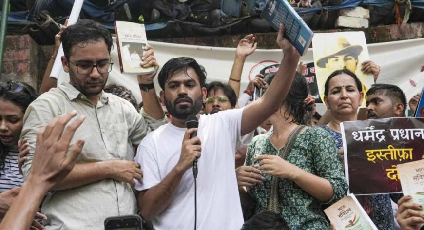 'আরশোলারা ভয় পায় না, লড়াই চলবেই’, বার্তা ‘ককরোচ’ দলের প্রতিষ্ঠাতা দীপকে